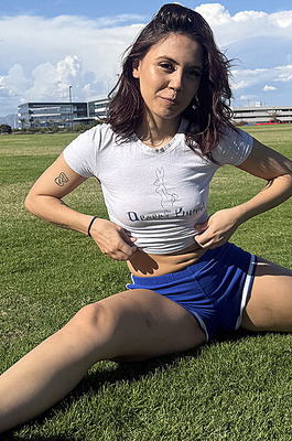 Lulu Slides Her Hand Deep Inside Her Pussy - 04