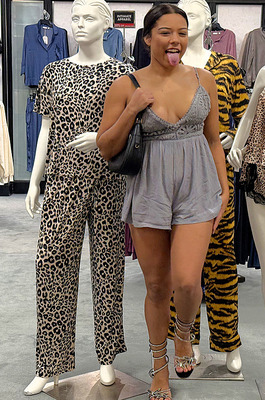 Henna Naughty Girl - 02