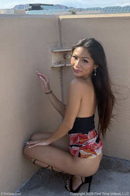 Leilani Flashes Topless From The Restroom To The Car - 06