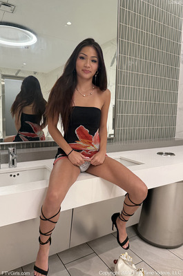 Leilani Flashes Topless From The Restroom To The Car - 08