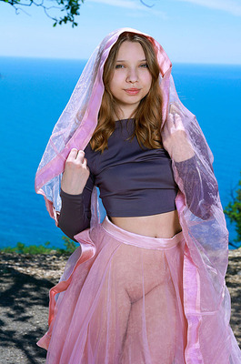 Estella Curvy Hips And Flawless Booty - 00