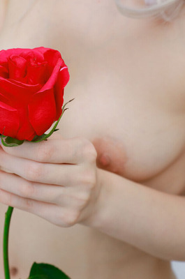 Sofia Sey Drops A Sheer Robe And Showers Her Bare Pussy With A Red Rose - 10