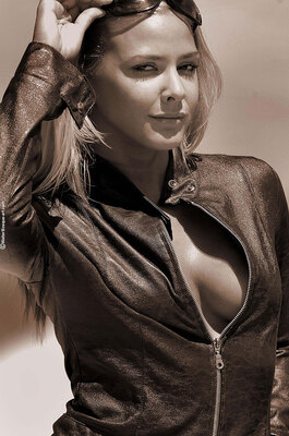 Ameli in the road - 08