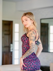 Kathryn Mae Makes Her Own XXX Story - 01