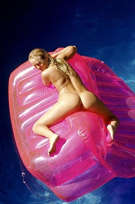 Silver Moon Retro Nude - Tennis Court - 12