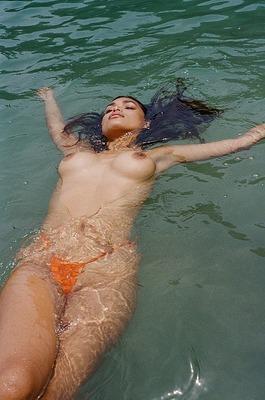 Alice Kelly Getting Naked From Her Sexy Lingerie