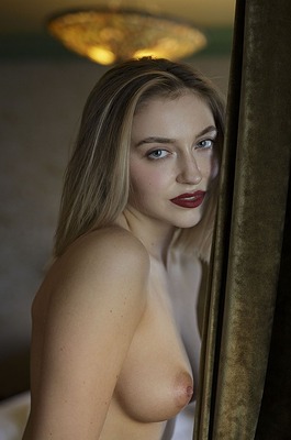 Weronika Wabia In Solo Moments - 26