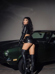 Scarlett Kapella In Sexy Ride - 02