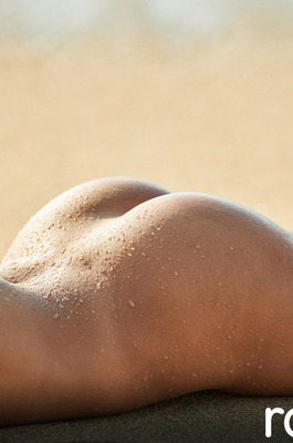 Niki Pinky - Wet Brunette With Perfect Ass Nude On Beach - 12