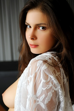 Amelie Belain